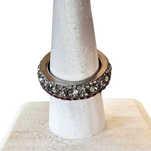 Authentic CHANEL Silver Moon Star CC Crystal Ring Size 6 - Picture 14 of 17